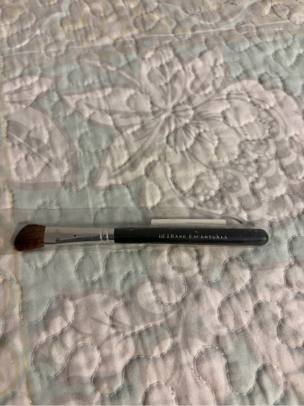id Bare Escentuals Angled Eye Defining Shadow Brush